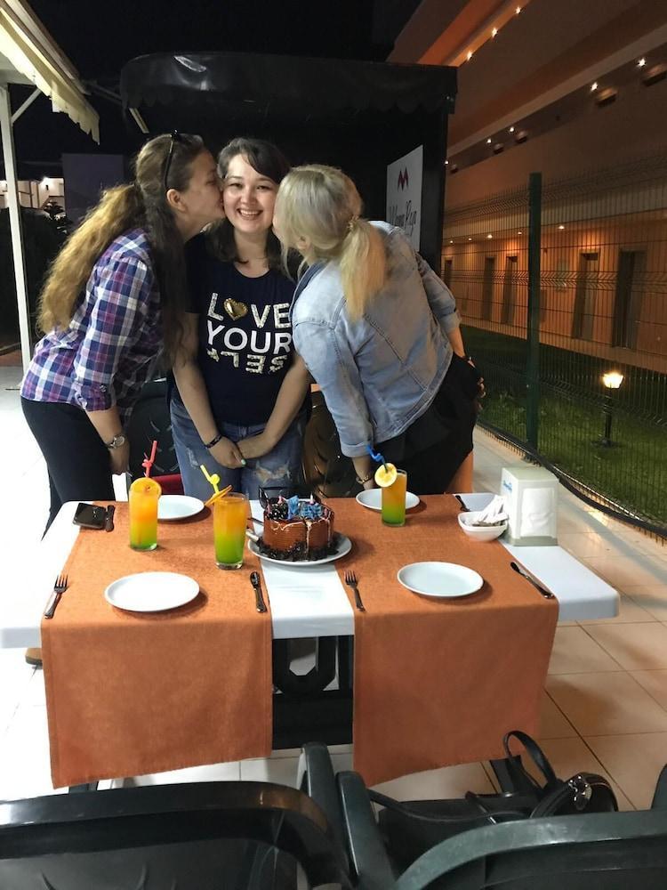 Monna Roza Beach Hotel Кемер Екстериор снимка